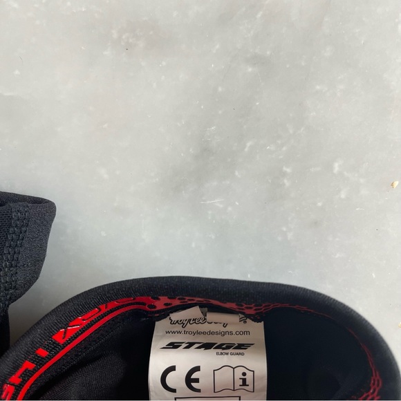 Troy Lee Designs Stage Elbow Sleeve Guard. R&L. XS/S - Picture 6 of 7